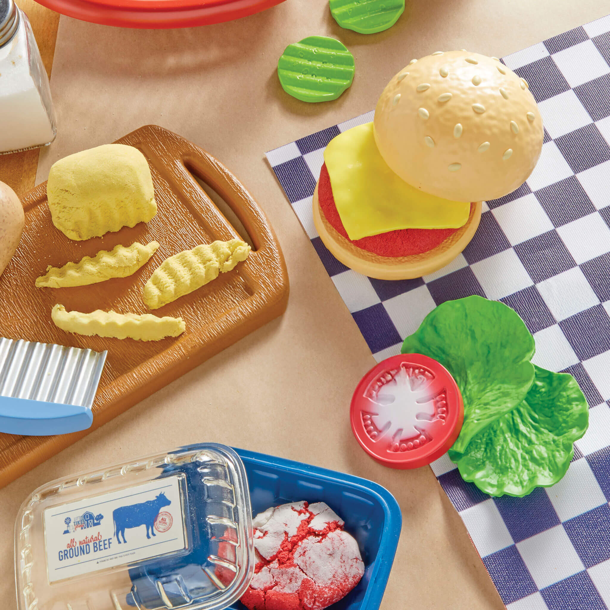 Creative Chefs™ Cheeseburger and Fries Kit - Recipe-Guided Cheeseburger Playset with Utensils with Multi-Step Preparing and Plating