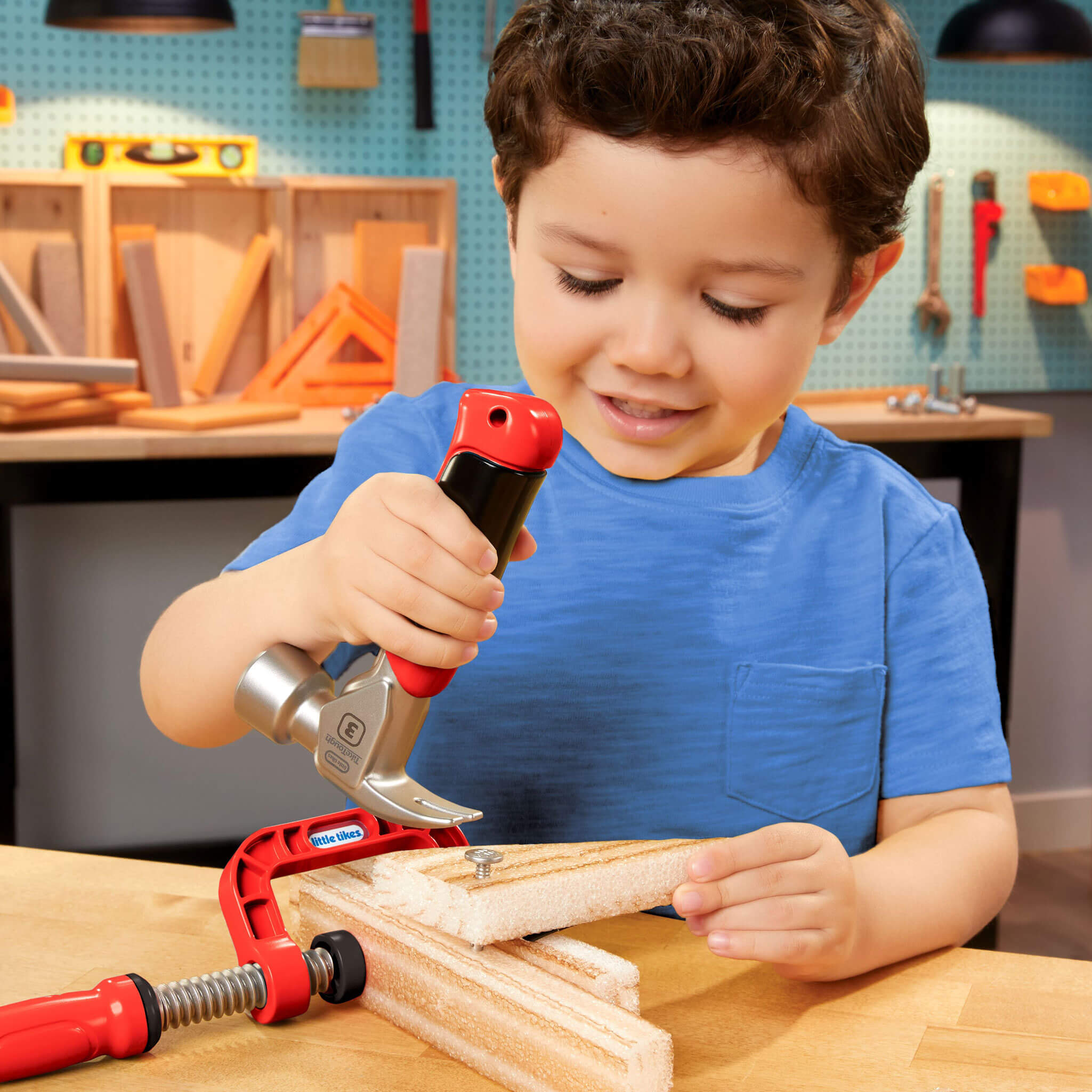 Creative Construction™ Hammer and Nail Set - Mess-Free Hammering Kit with Blueprint Projects with Hands-On Building Without Sharp Pieces