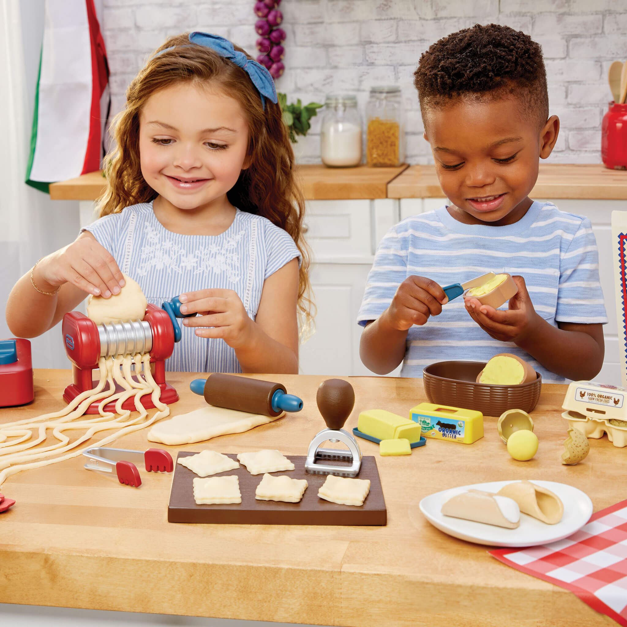 Creative Chefs™ Italian Restaurant Kit - Italian Cooking Kit with Reusable Ingredients with Preparing, Cooking and Serving Adventures