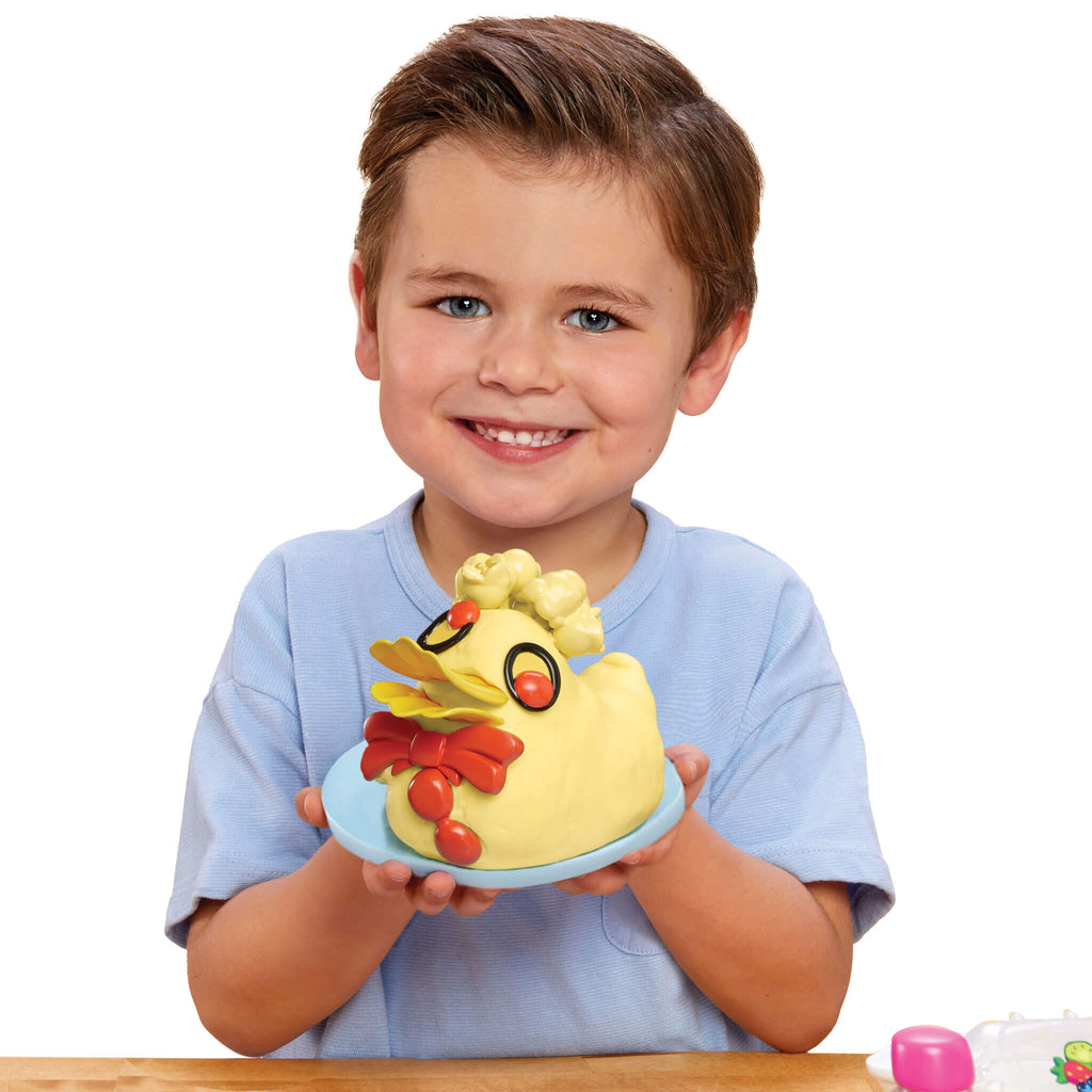 Creative Chefs™ Bluey - Duck Cake Kit - Bluey Duck Cake Set with Reusable Make-It Mix with Preparing, Assembling and Decorating