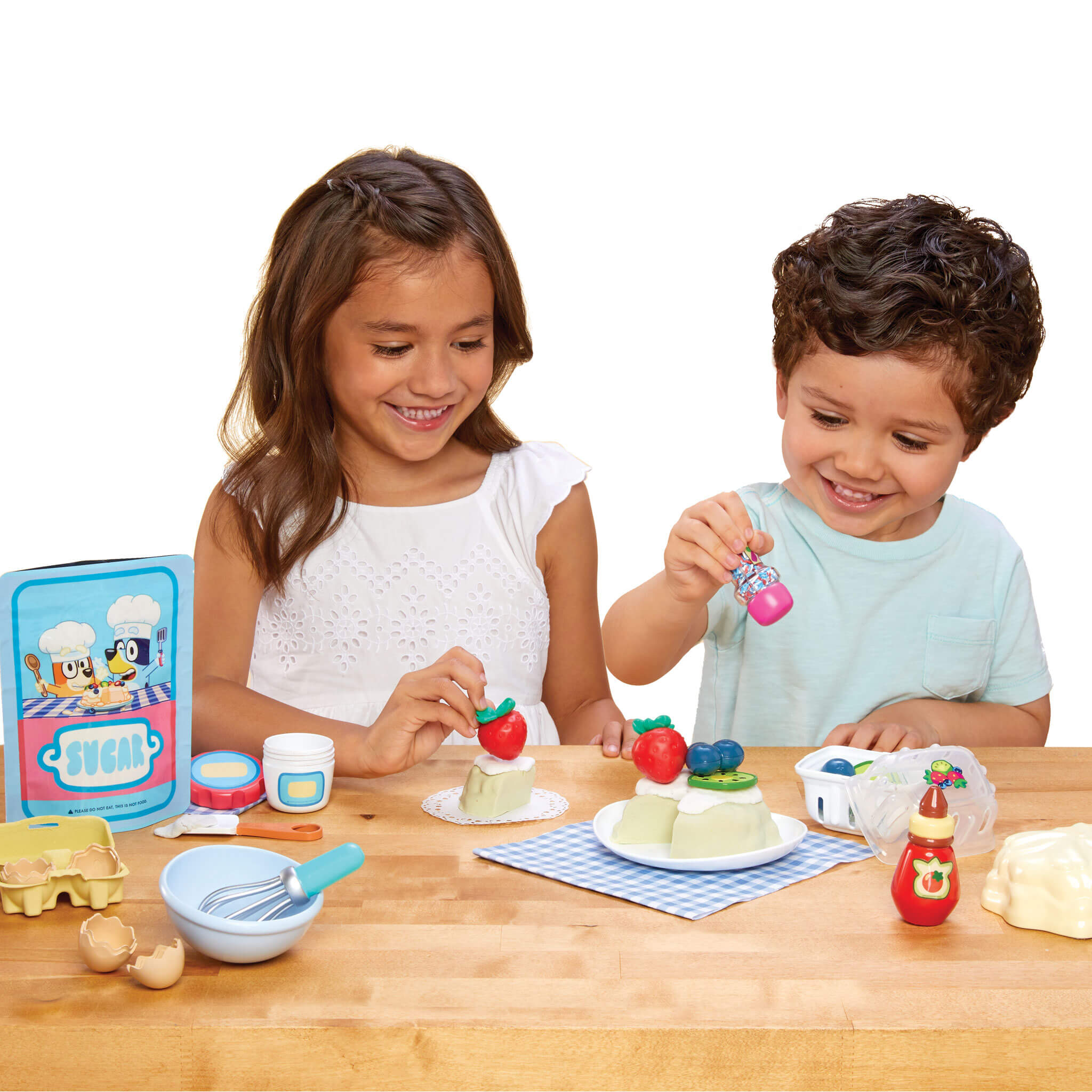 Creative Chefs™ Bluey - Pavlova Kit - Bluey Pavlova Playset with Food and Utensils with Step-by-Step Pretend Dessert Making