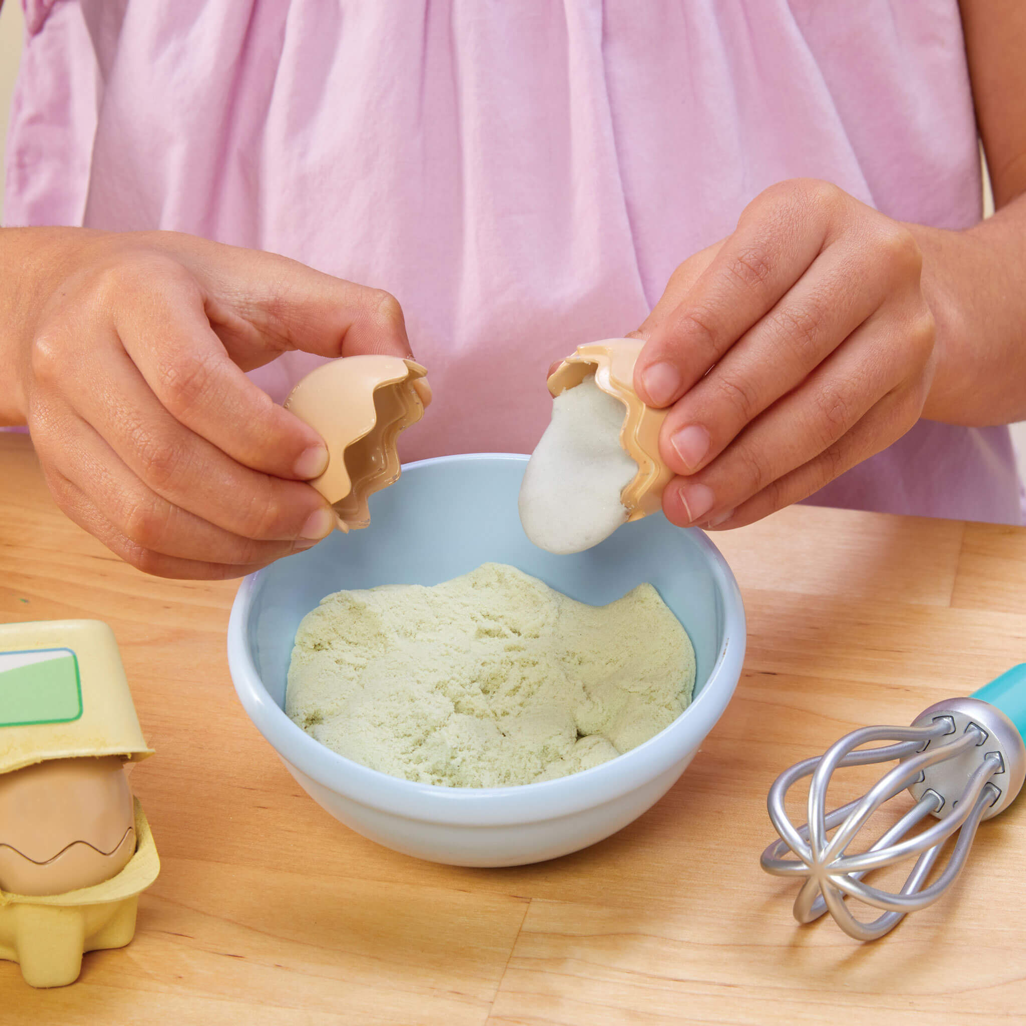Creative Chefs™ Bluey - Pavlova Kit - Bluey Pavlova Playset with Food and Utensils with Step-by-Step Pretend Dessert Making