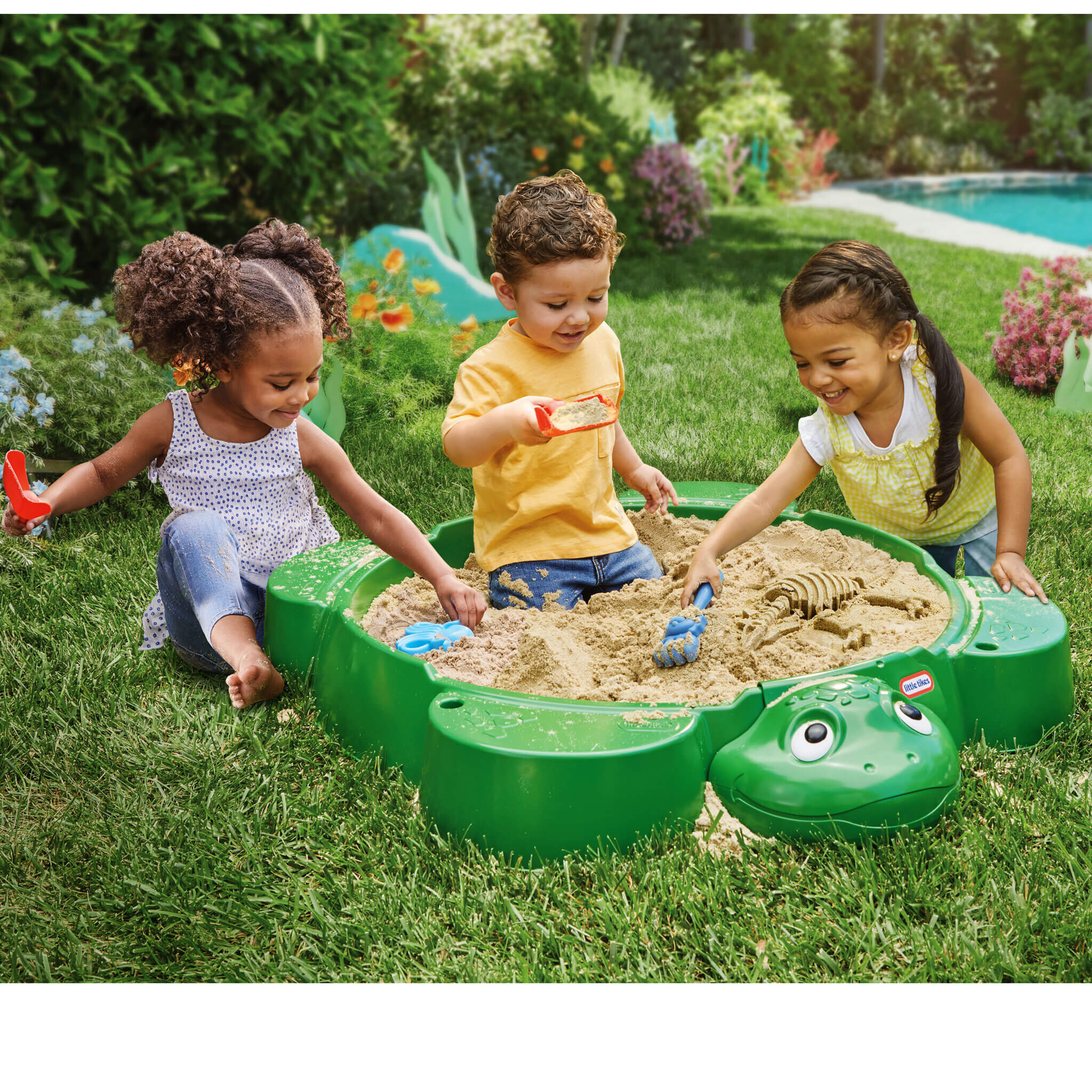 Turtle Sandbox - Classic Turtle Sandbox with Built-In Seats with Covered Outdoor Sand Adventures